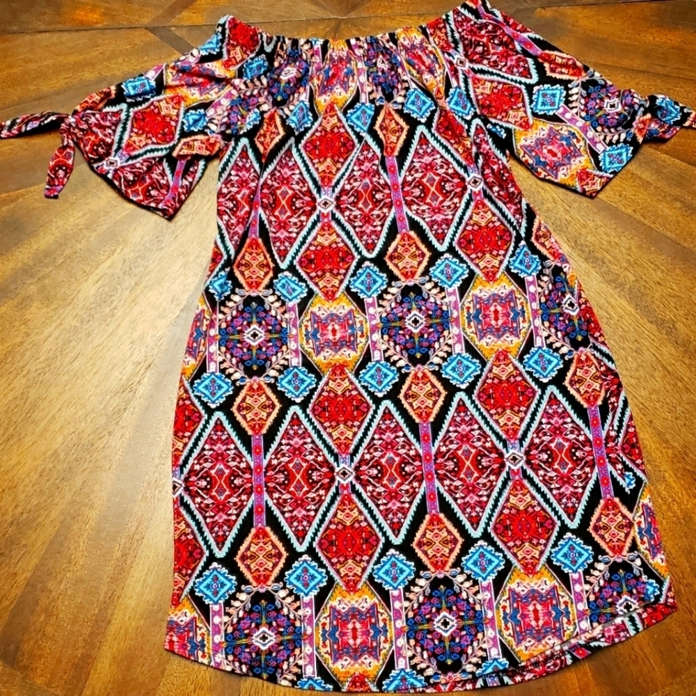 Extremely Me! Colorful Girls Dress Size  14/16 Runs Small (10/12 Fit) Tribal